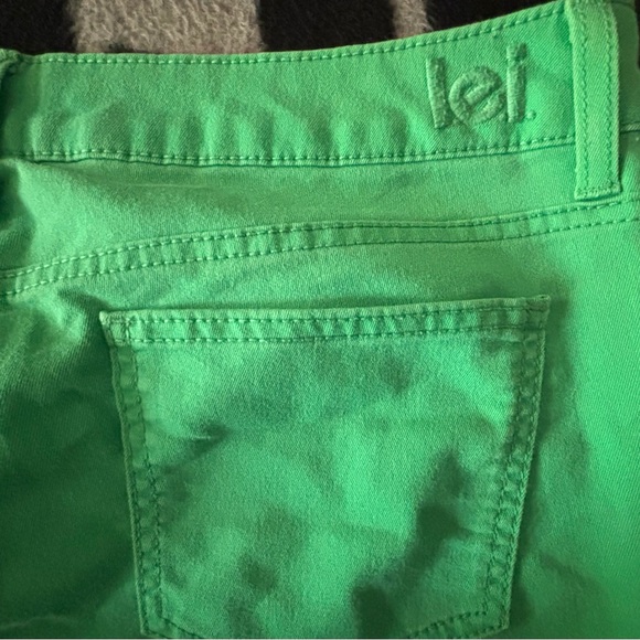 LEI Green Ankle Cropped Jeans - Picture 5 of 5